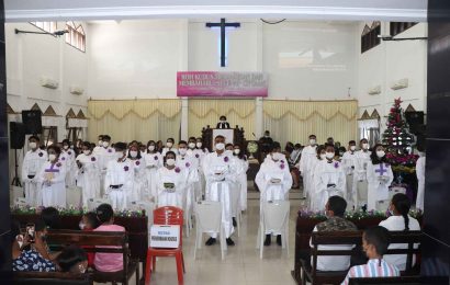 Jemaat Bethania Naikolan Teguhkan 34 Anggota Sidi Baru
