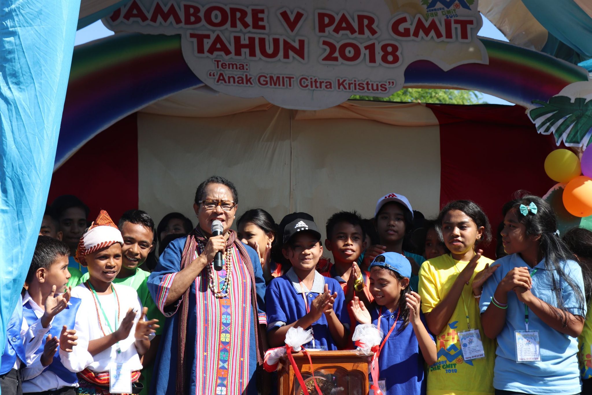 Buka Kegiatan Jambore PAR Sinode GMIT, Menteri Yohana Yembise Serukan Hentikan Kekerasan Anak