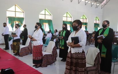 Hari ini 22 Vikaris Ditahbiskan Dalam Jabatan Pendeta GMIT