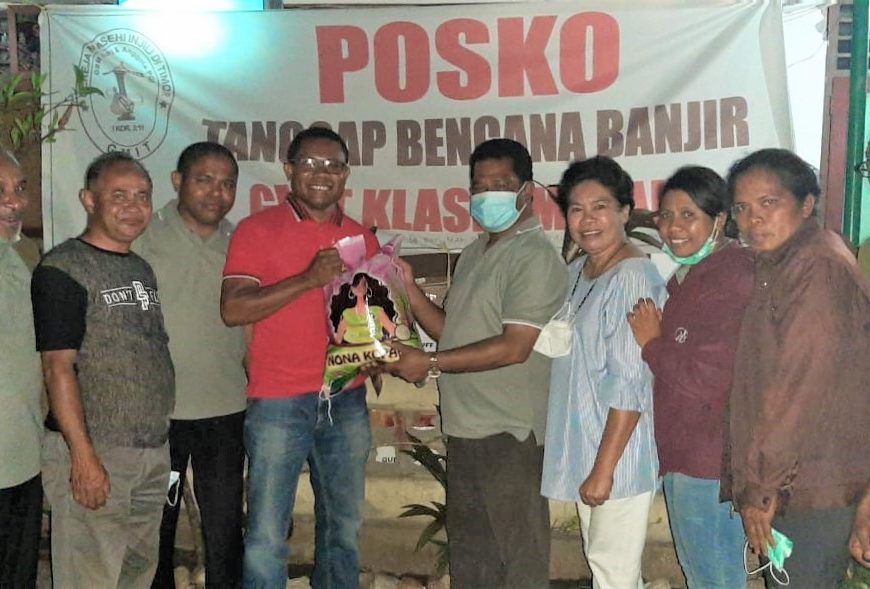 Para KMK se-Teritori TTS Sumbang Sembako dan Peralatan Dapur Untuk Klasis Malaka